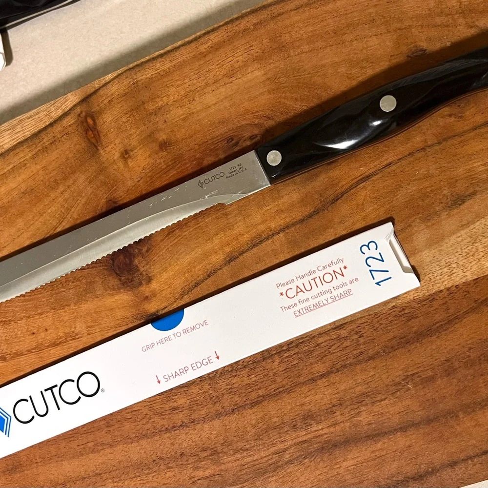 CUTCO 9” 1723 KB Carver Factory Reburbished Sharpened Serrated Brown